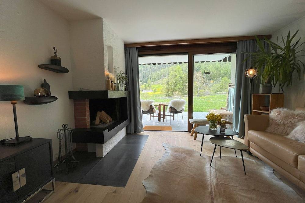 Ganze Wohnung, Atemraubender Blick auf Berge, kinderfreundlich, Kamin, Terrasse,top Ausstattung in Bergün, Engadin