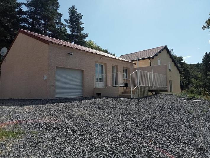 Location de vacances pour 2 personnes, avec jardin, animaux acceptés à La Bastide-Puylaurent - 2