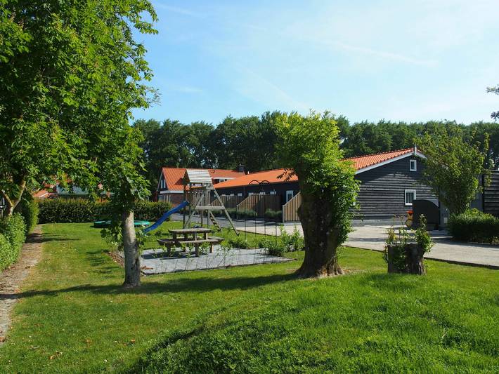 Ferienhaus für 4 Personen, mit Terrasse und Balkon/Terrasse in Oostkapelle - 2