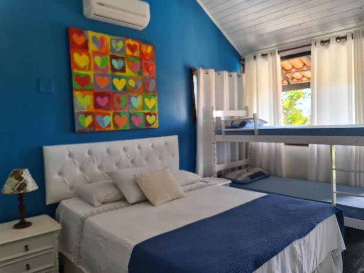 Casas e apartamentos de temporada para 3 pessoas, com jacuzzi e piscina e ainda jardim na Região dos Lagos