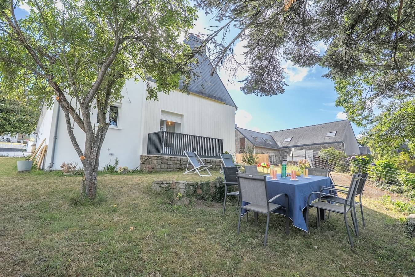 Le calme de la campagne en ville -Maison familiale in Lanester, Côte des Mégalithes