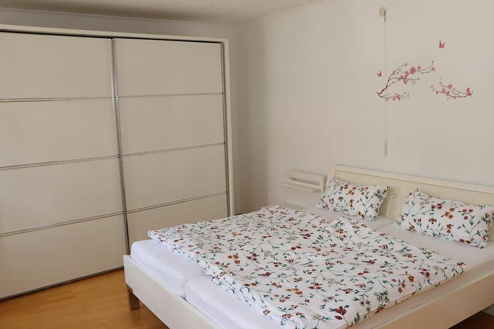 Ganze Wohnung, Ferienhaus zum roten Traktor - Ferienhaus, Dusche, Wc, 3 Schlafräume in Perl, Saar-Nahe-Bergland