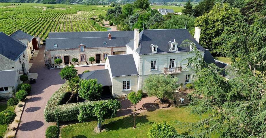 Maison d’hôte pour 2 personnes, avec Terrasse ainsi que Jardin et Piscine à Restigné