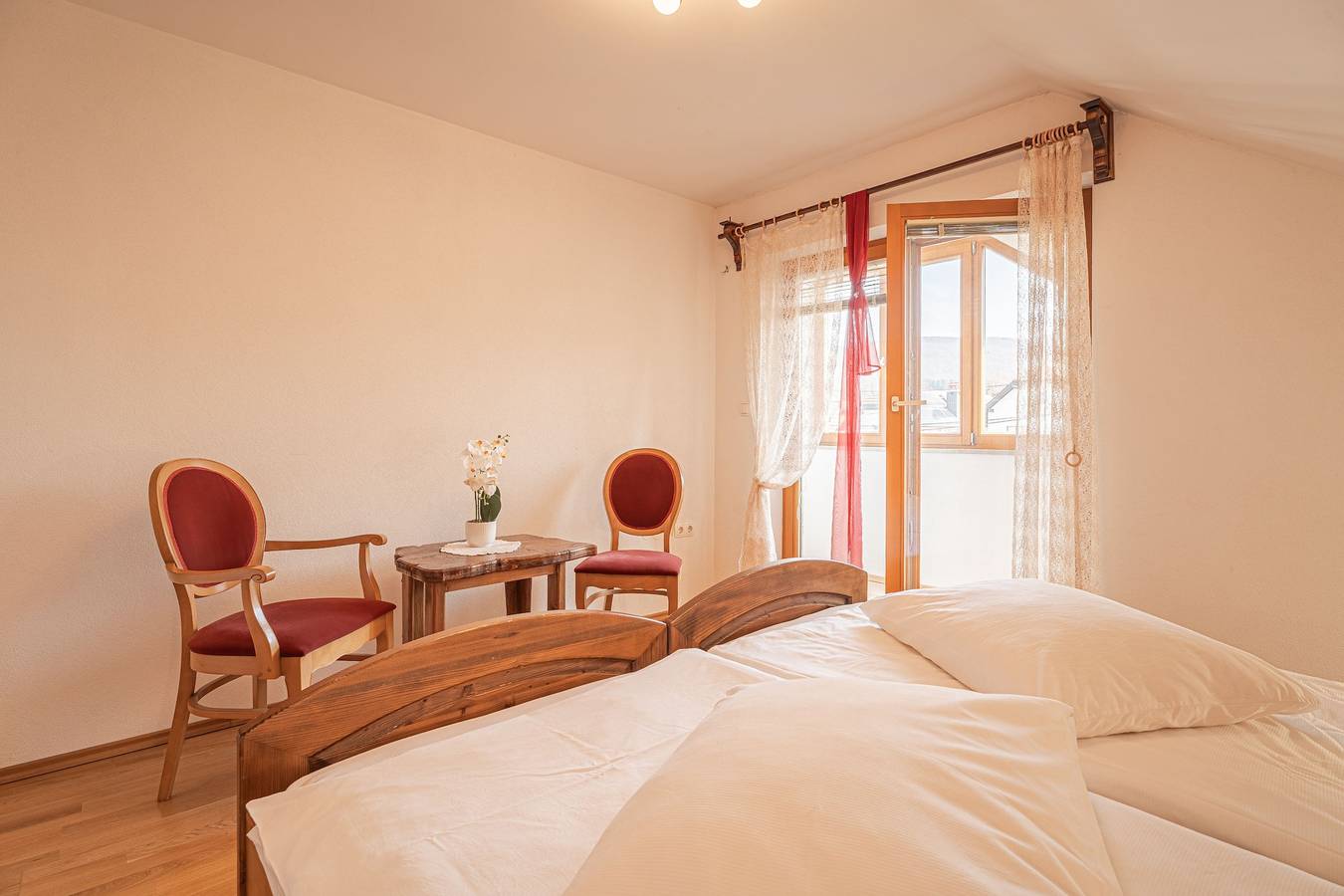 Hotel für 2 Personen mit Balkon in Cerknica, Innerkrain-Karst