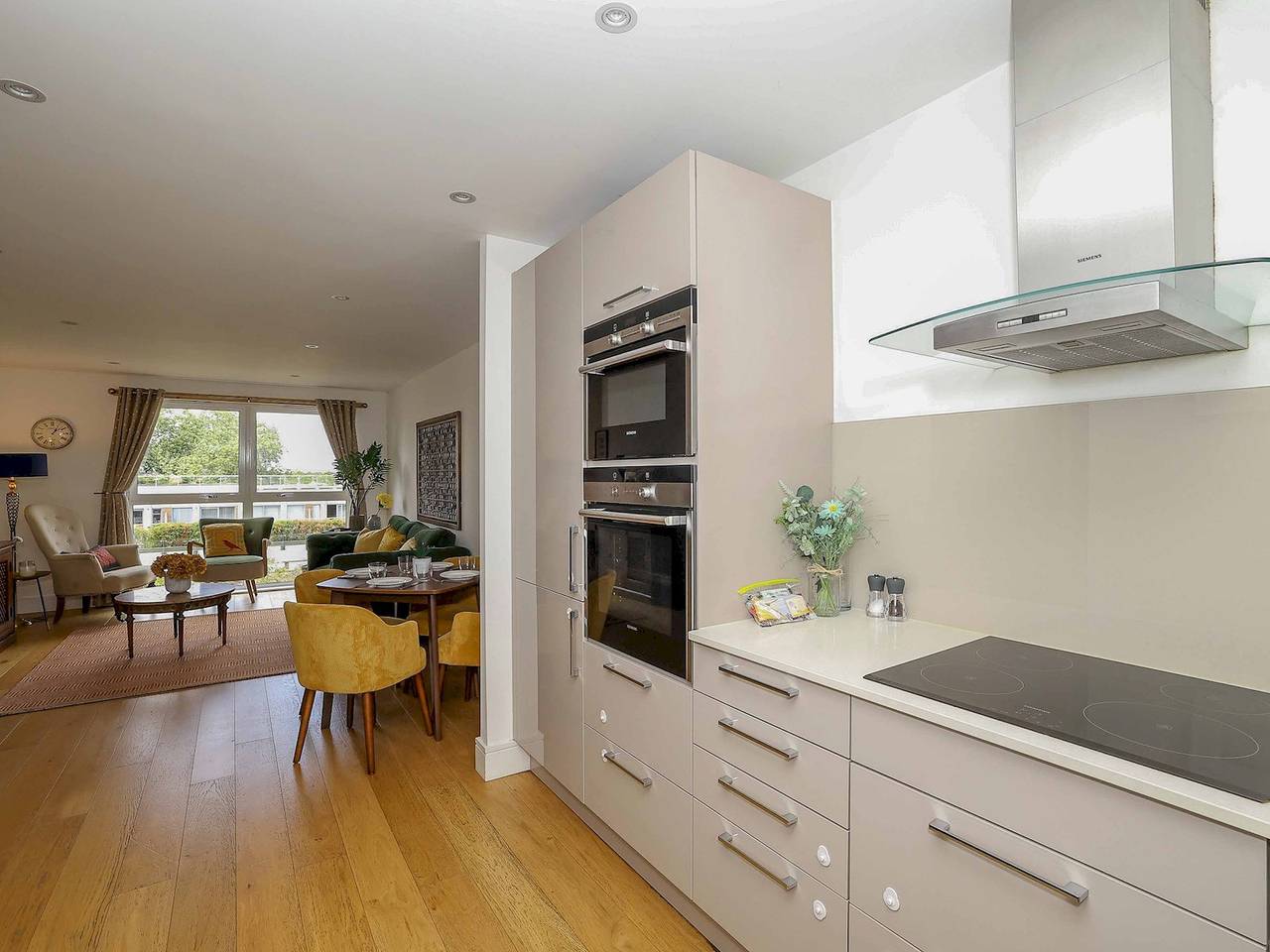 Ganze Wohnung, Ferienwohnung für 4 Personen mit Garten in Kingston an der Themse, London