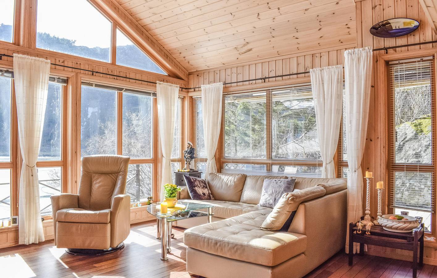 Ferienhaus für 8 Personen mit Terrasse in Farsund