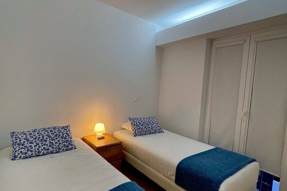 Geheel appartement, Apartment-Ensuite-Terrace-Furnas in Praia do Farol, Vila Nova de Milfontes