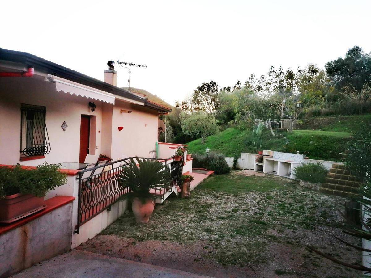 L'Opuntia sul lago in Caccamo, Provincia di Palermo