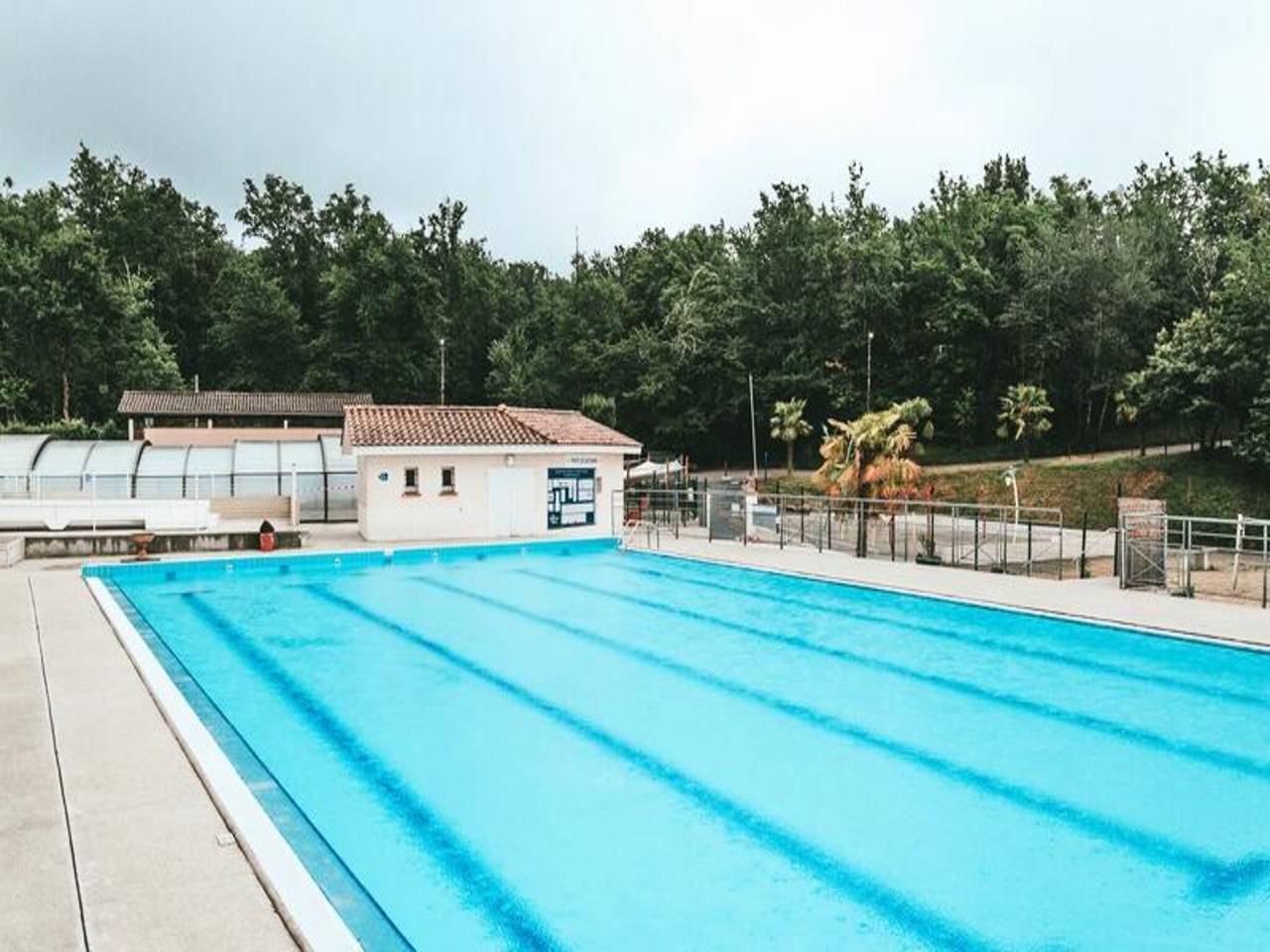 Apartamento entero, Chalet en Tarn con lagos y piscinas in Monclar-de-Quercy, Tarn y Garona