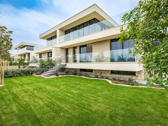 Ferienhaus für 8 Personen, mit Balkon und Terrasse sowie Garten und Kinderpool in Savudrija