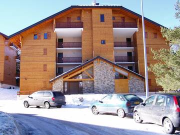 Gîte pour 6 personnes, avec terrasse dans La Joue du Loup