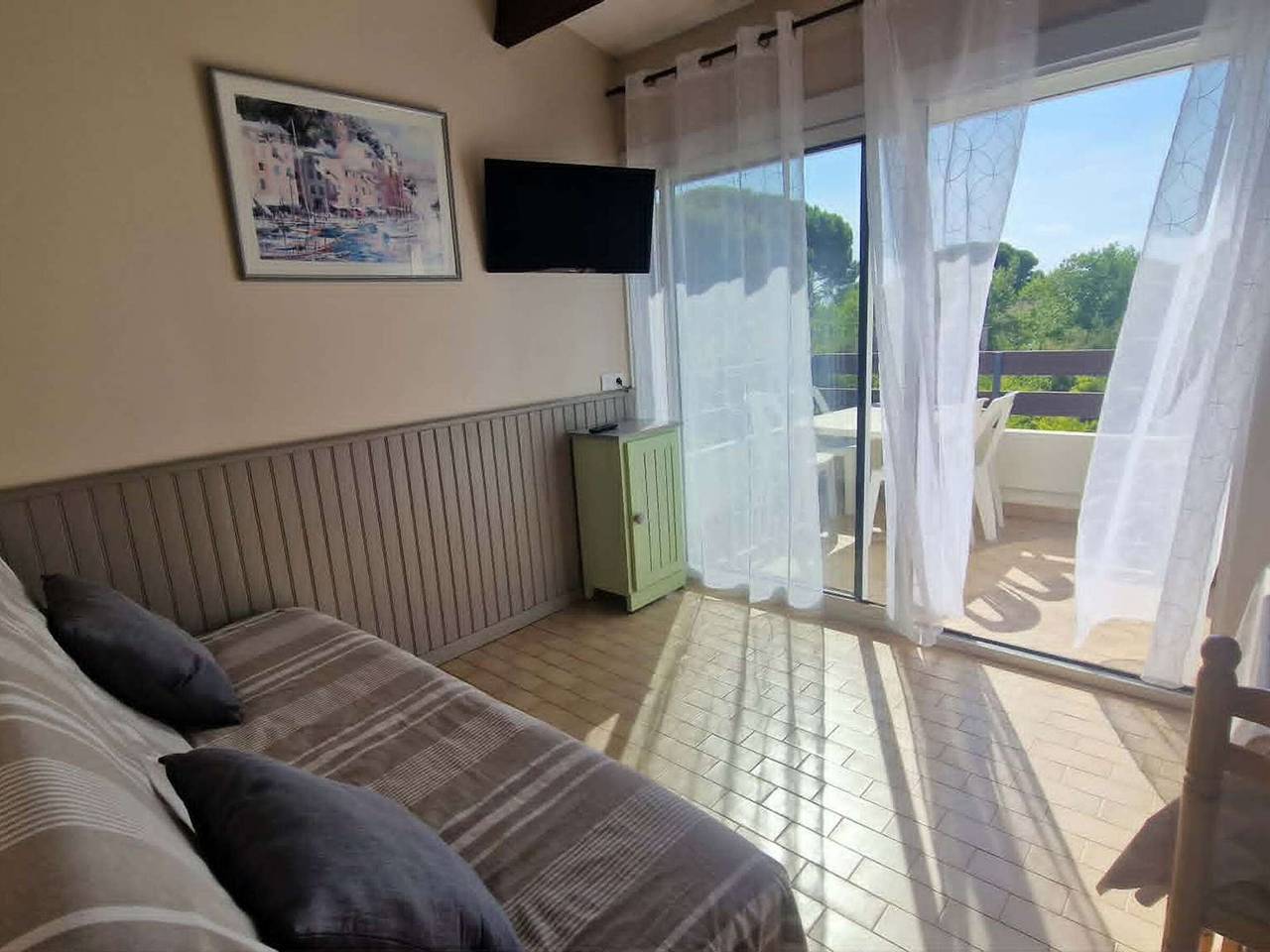 Studio entier, Studio cab. climatisé avec terrasse, pk privé et piscine - Grau d'Agde in Grau-d'Agde, Agde