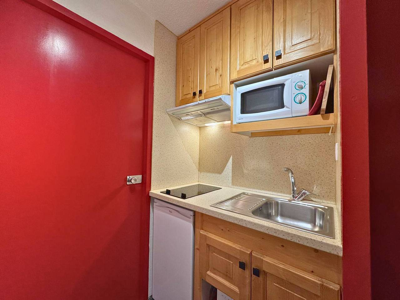 Studio entier, Studio ski aux pieds au cœur des Ménuires, balcon sud in Les Menuires, Saint-Martin-de-Belleville