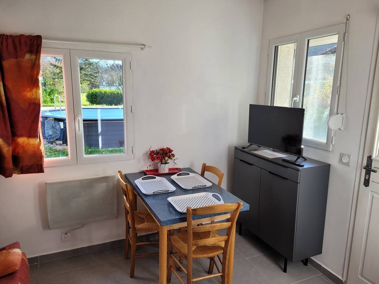 Studio entier, Studio dans propriété in Bettant, Belley