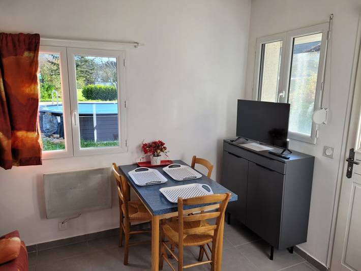 Gîte pour 2 personnes, avec jardin dans Auvergne-Rhône-Alpes - 3