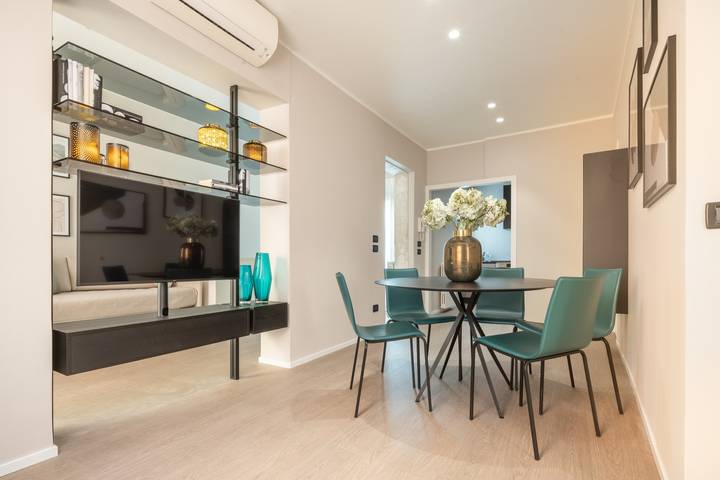 Ganze Wohnung, Accademia Design Apartment with Balcony R&R in Venedig, Lagune von Venedig