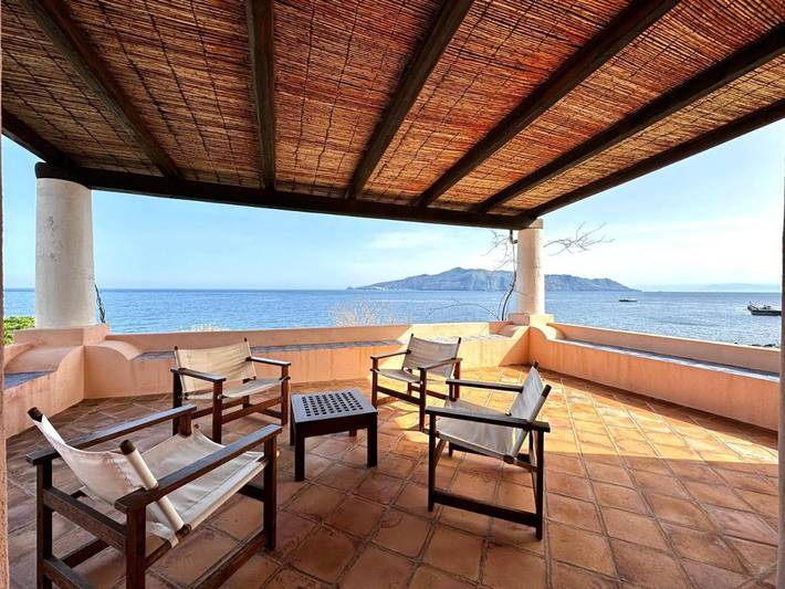 Villa pour 8 personnes, avec Balcon et Terrasse ainsi que Jardin et Vue dans Salina