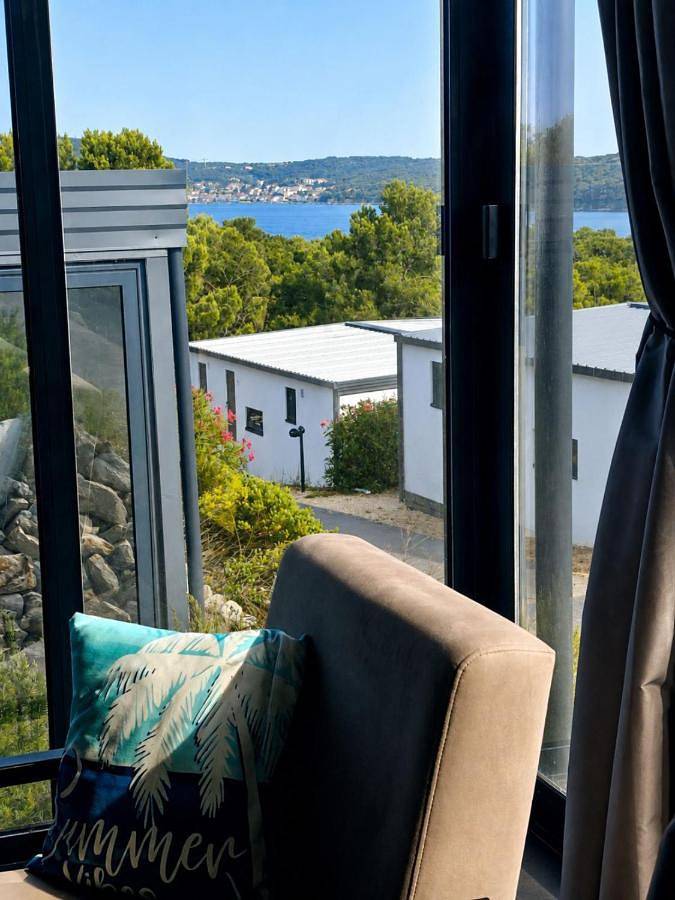 Camping für 5 Personen, mit Balkon und Terrasse sowie Ausblick auf Lošinj