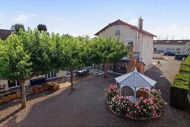 Location de vacances pour 4 personnes, avec piscine et jardin à Allerey-sur-Saône