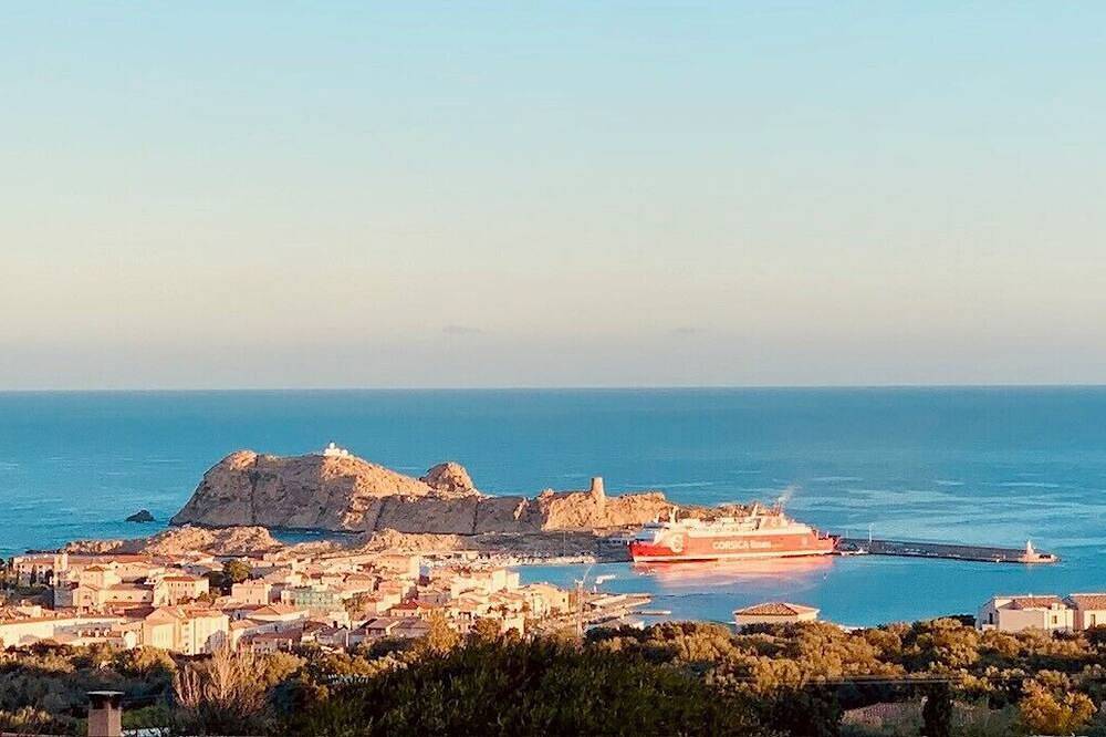 Ganze Wohnung, Appart 4 pers, 2 Bedrooms, with terrace sea view, Clim, private parking in Monticello, Calvi und Umgebung