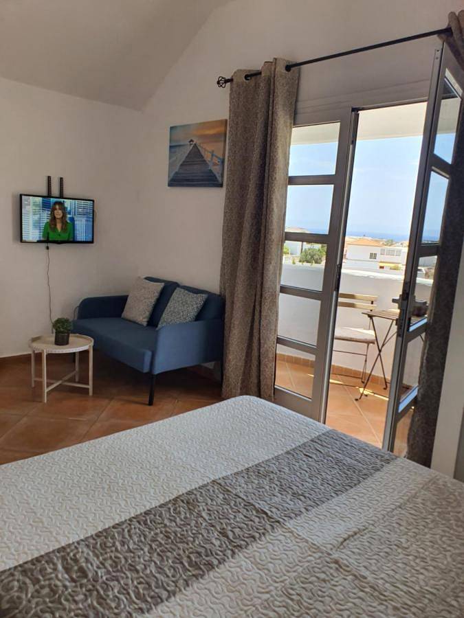 Gîte pour 2 personnes, avec terrasse ainsi que jardin et vue à Tarajalejo - 4