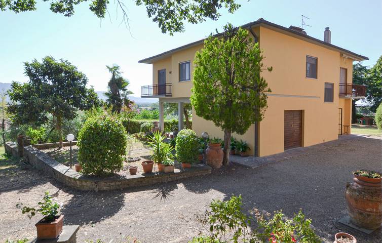 Ferienhaus für 7 Personen, mit Terrasse und Garten