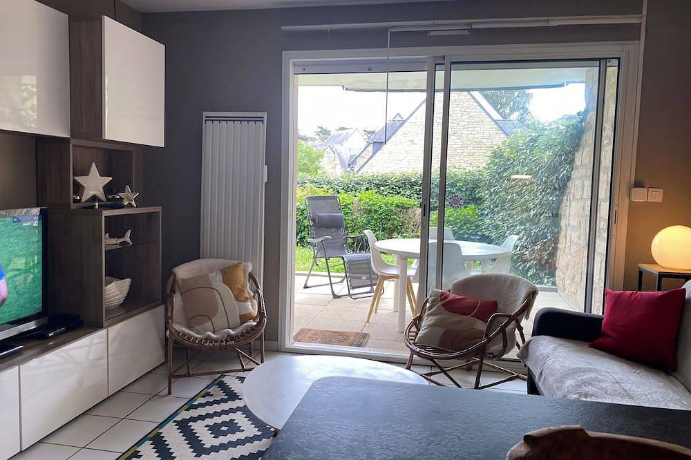 Appartement entier, Carnac Plage- Appart. T2 ground floor. private residence.Wifi. parking in Carnac, Côte des Mégalithes