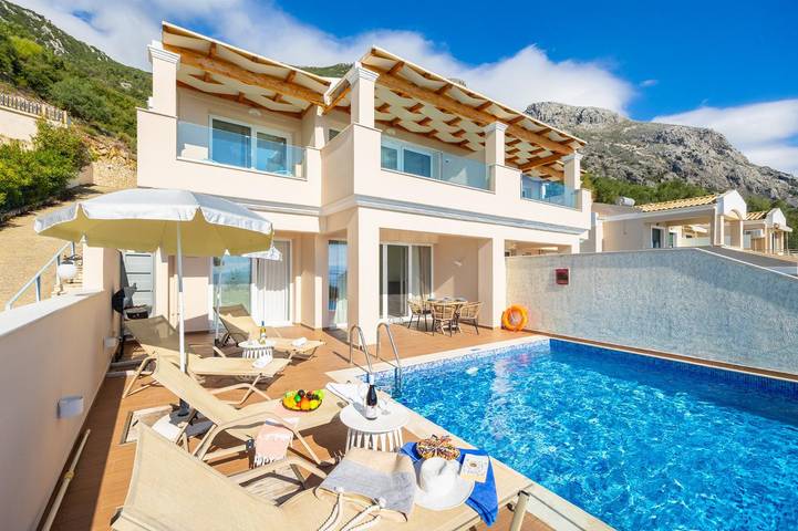 Villa pour 4 personnes, avec terrasse et jardin dans Mparmpati