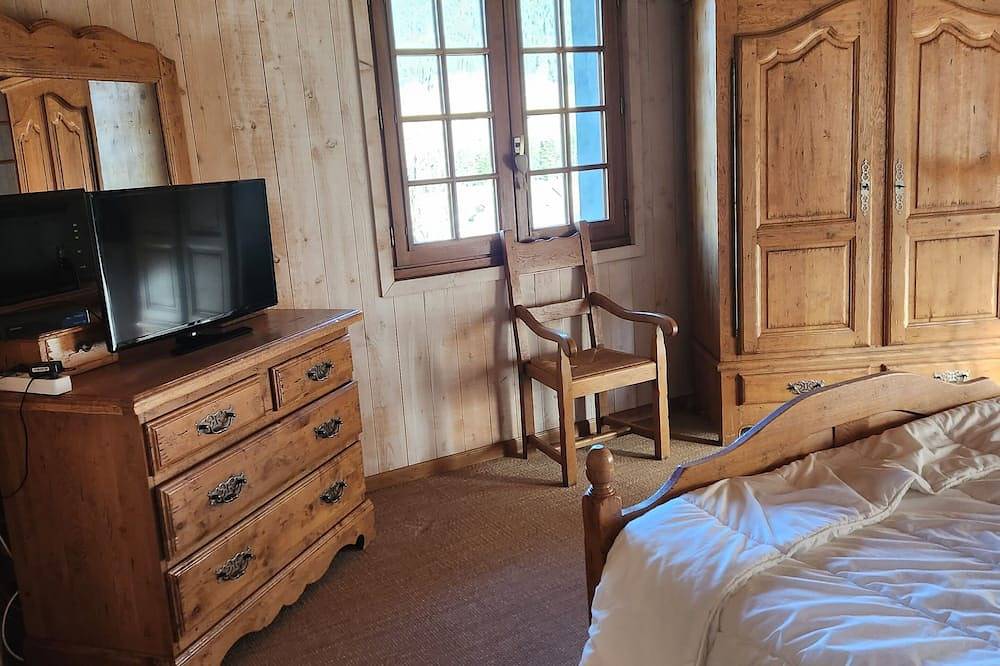 Au Petit Paradis in Saint-Pierre-d'Entremont, Isère