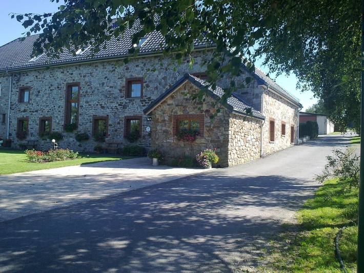 Gîte pour 32 personnes, avec Terrasse ainsi que Jardin et Sauna dans Werchter