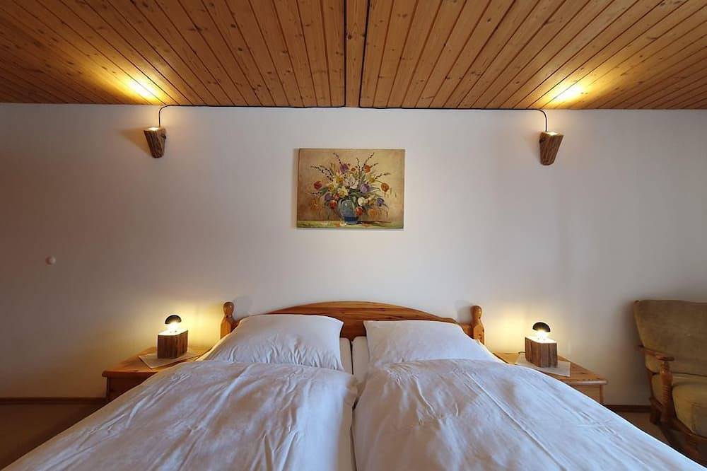 Ganze Wohnung, Ferienwohnung links - Prümbachhof in Weissbach an der Alpenstrasse, Schneizlreuth