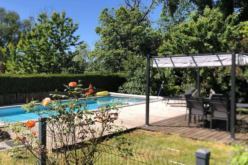 Gîte de charme en Dordogne avec Piscine et jardin in Jumilhac-le-Grand, Parc naturel régional Périgord-Limousin