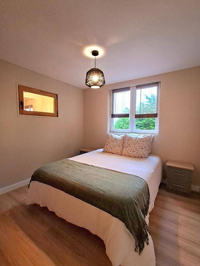 Chalet pour 2 personnes, avec terrasse ainsi que vue et jardin, animaux acceptés