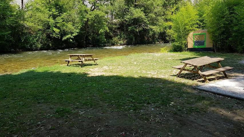 Location de vacances pour 2 personnes, avec piscine ainsi que jardin et terrasse à Axat - 4