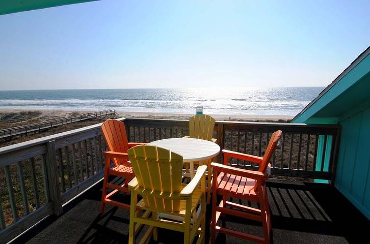 Vacation rental for 8 people, with pool and hot tub as well as balcony in Carolina Beach