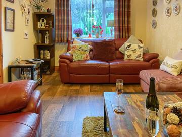 Log Cabin for 4 People in North Yorkshire, Yorkshire, Photo 3