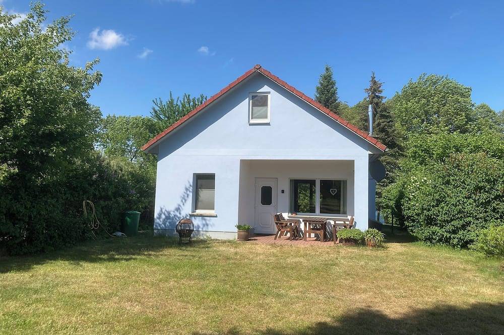 Ferienhaus an Karpfenspezialgewässer in Jabel, Naturpark Nossentiner/Schwinzer Heide