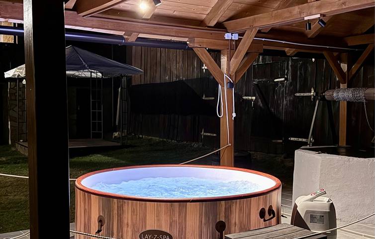 Charmante 2-Zimmer-Ferienwohnung am Fluss: WLAN, Klimaanlage, Terrasse und Parkplatz inklusive! in Karlovac und Umgebung