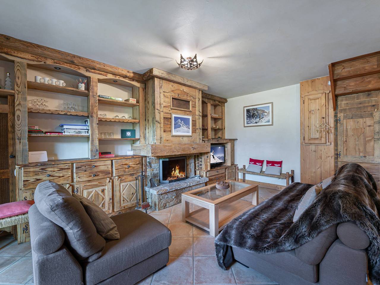 Geheel appartement, Bright 3-bedroom duplex with fireplace in Méribel in Meribel Village, Courchevel