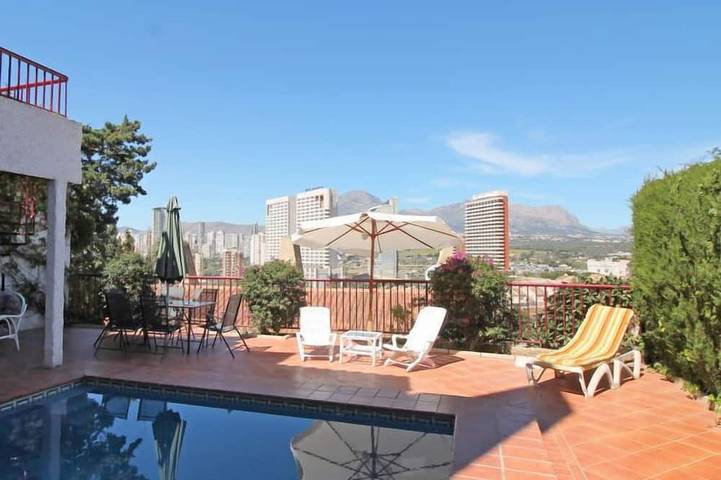 Casa para 5 personas, con piscina y balcón en Benidorm
