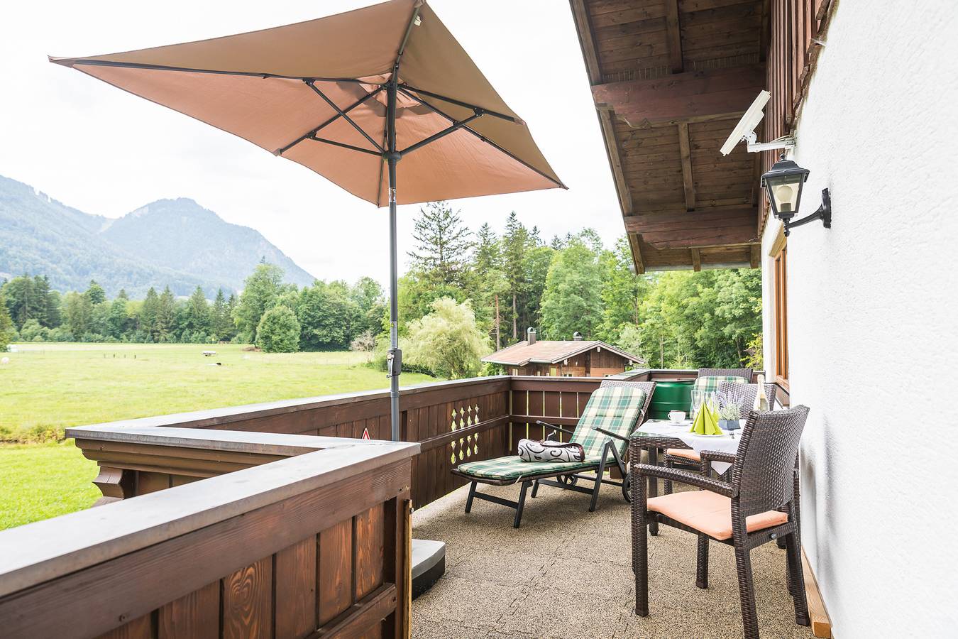 Ferienhaus Eva inkl. Chiemgaukarte - Ferienhaus 120qm, Balkon u Terr., Küche, 3 Schlafzimmer, Wohnzimmer, Wlan, 6 P. in Ruhpolding, Bayerische Alpen