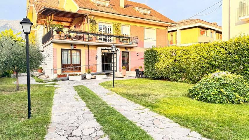 Hotel per 3 persone, con giardino e balcone - 1