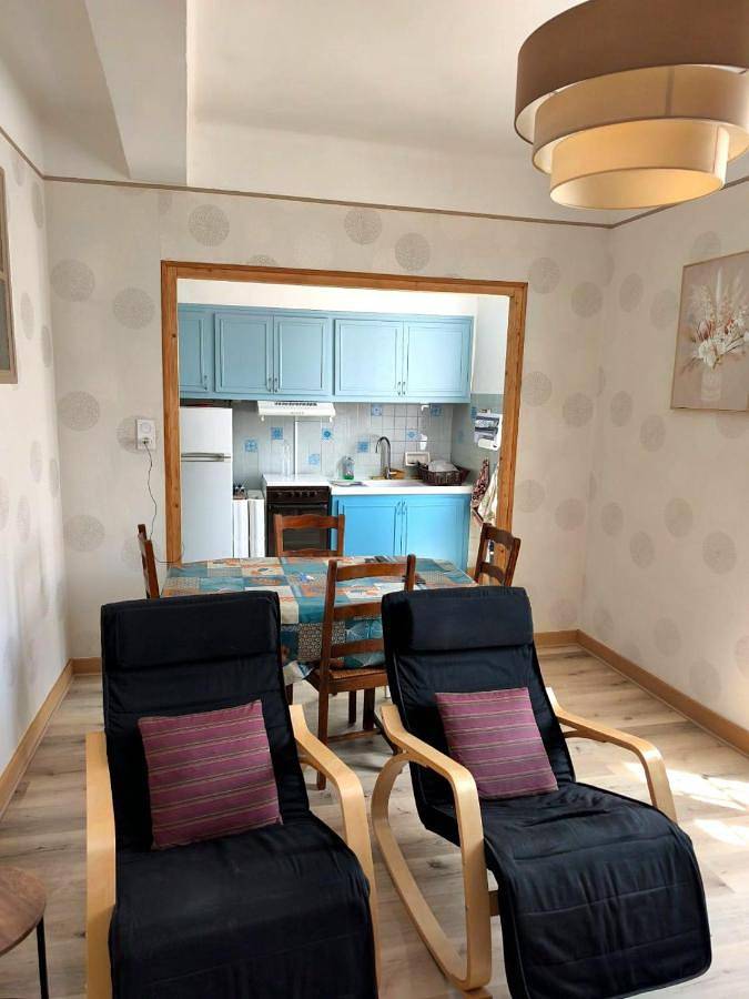 Two-Bedroom House in Montescot, Côte d'Améthyste