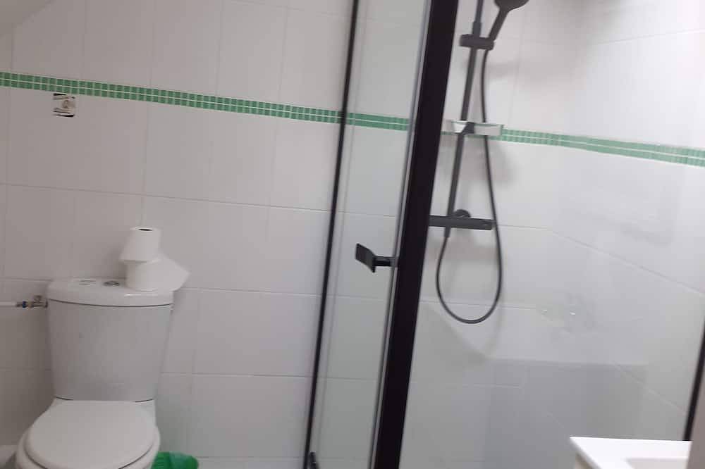 Entire apartment, Gites in a typical Breton farmhouse close to beaches and station in Guidel, Côte des Mégalithes