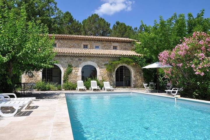 Villa pour 8 personnes, avec Terrasse et Jardin