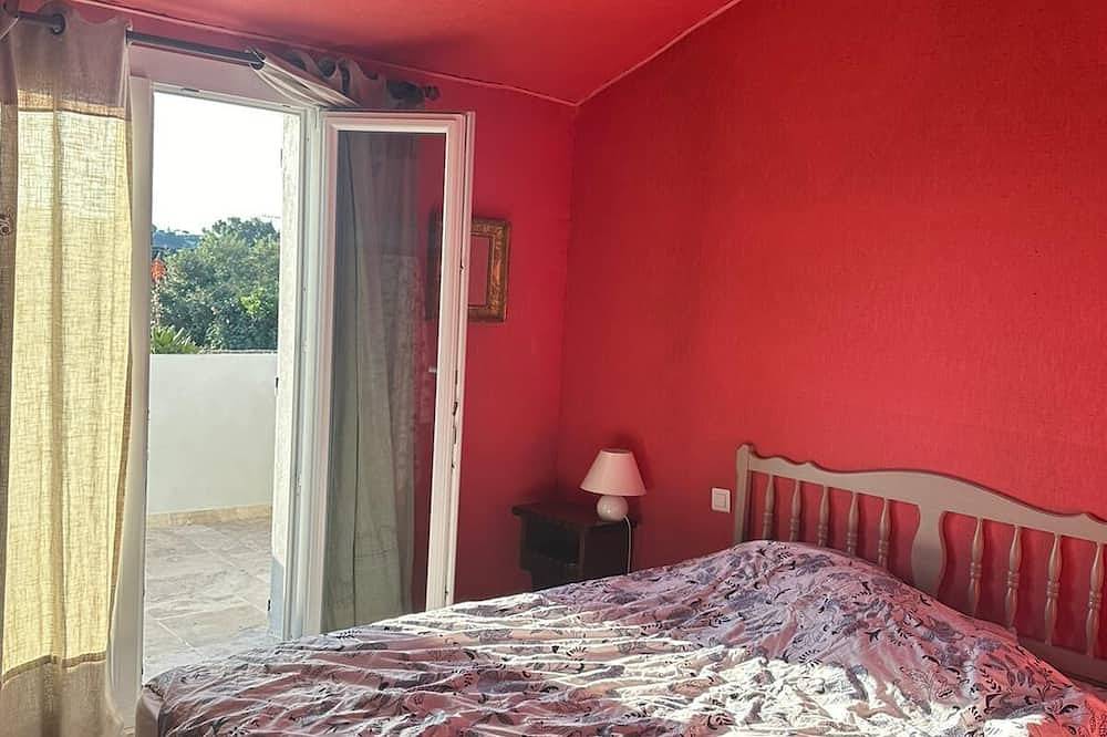 Sainte Maxime: Huis met tuin aan de Franse Rivièra. Terras met een solarium. in Sainte-Maxime, Draguignan en omgeving