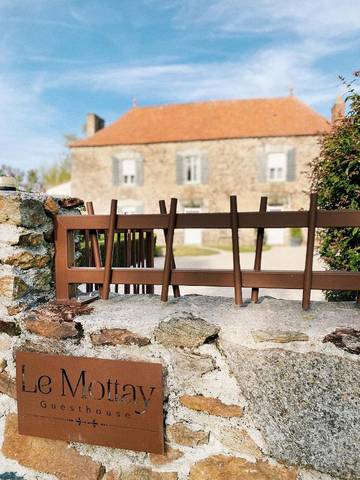 Chambre d’hôte pour 2 personnes, avec jardin ainsi que vue et piscine à Saint-Père-en-Retz
