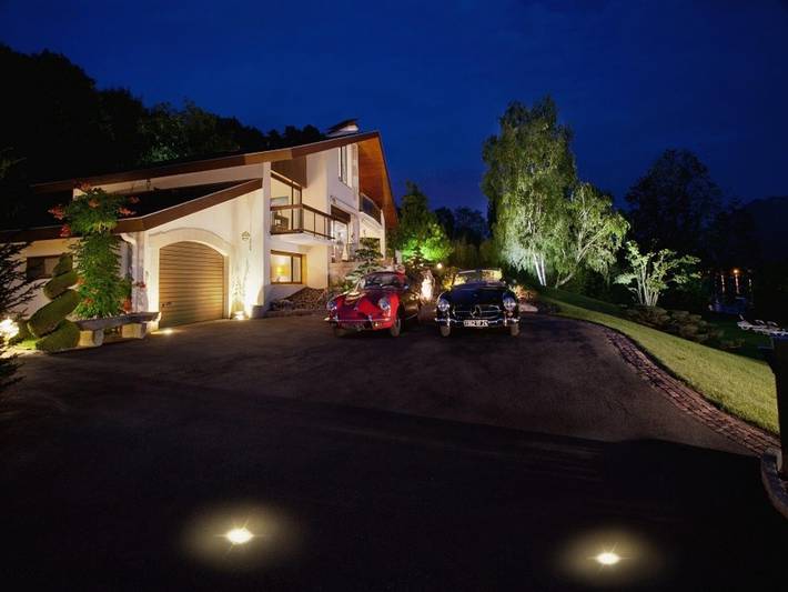 Villa pour 10 personnes, avec Balcon et Jacuzzi ainsi que Terrasse et Jardin à Veyrier-du-Lac