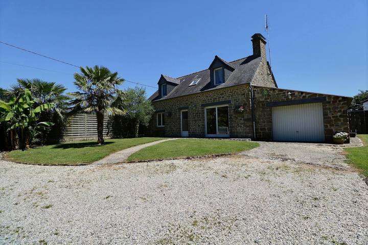 Gîte pour 5 personnes, avec Terrasse ainsi que Jardin et Vue dans La Selle-en-Coglès
