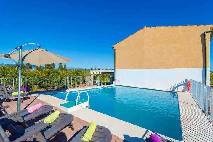 Chalet para 6 personas, con piscina además de terraza y jardín, Familias con niños en Mallorca
